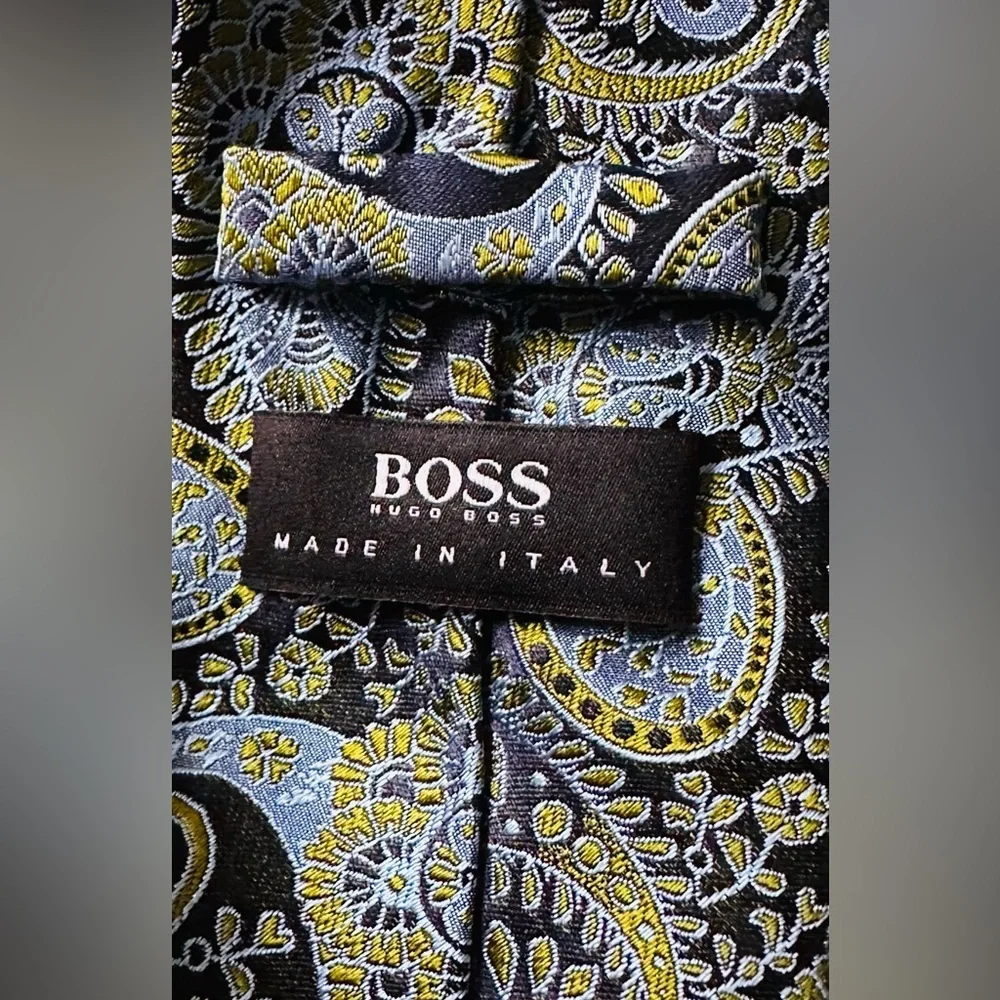 HUGO BOSS Made Italy Dress Tie Men's Silk Blue with Multicolor Designs - Picture 2 of 6